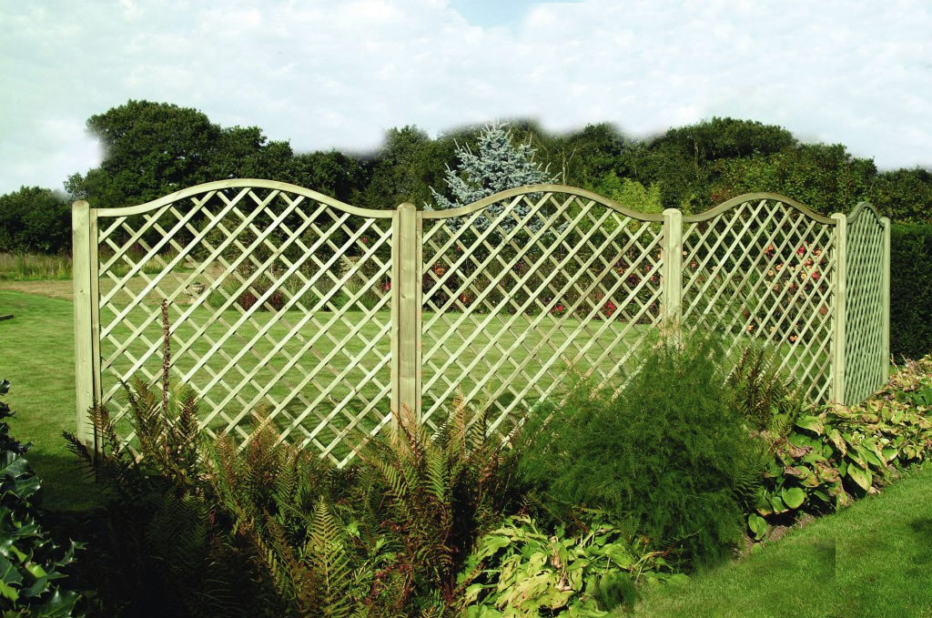 Omega Diamond Lattice Trellis Fence Panel | Garden Privacy